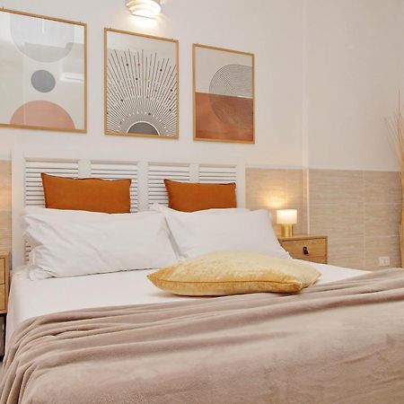 Opera Inn Suites - Rooms And Apartments Рим Екстериор снимка