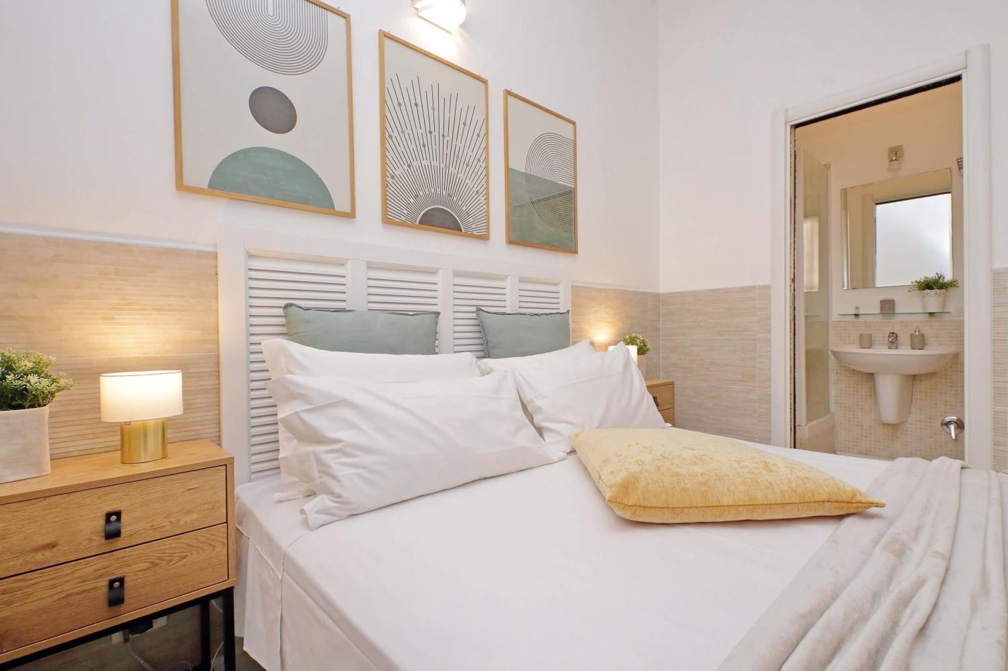 Opera Inn Suites - Rooms And Apartments Рим Екстериор снимка