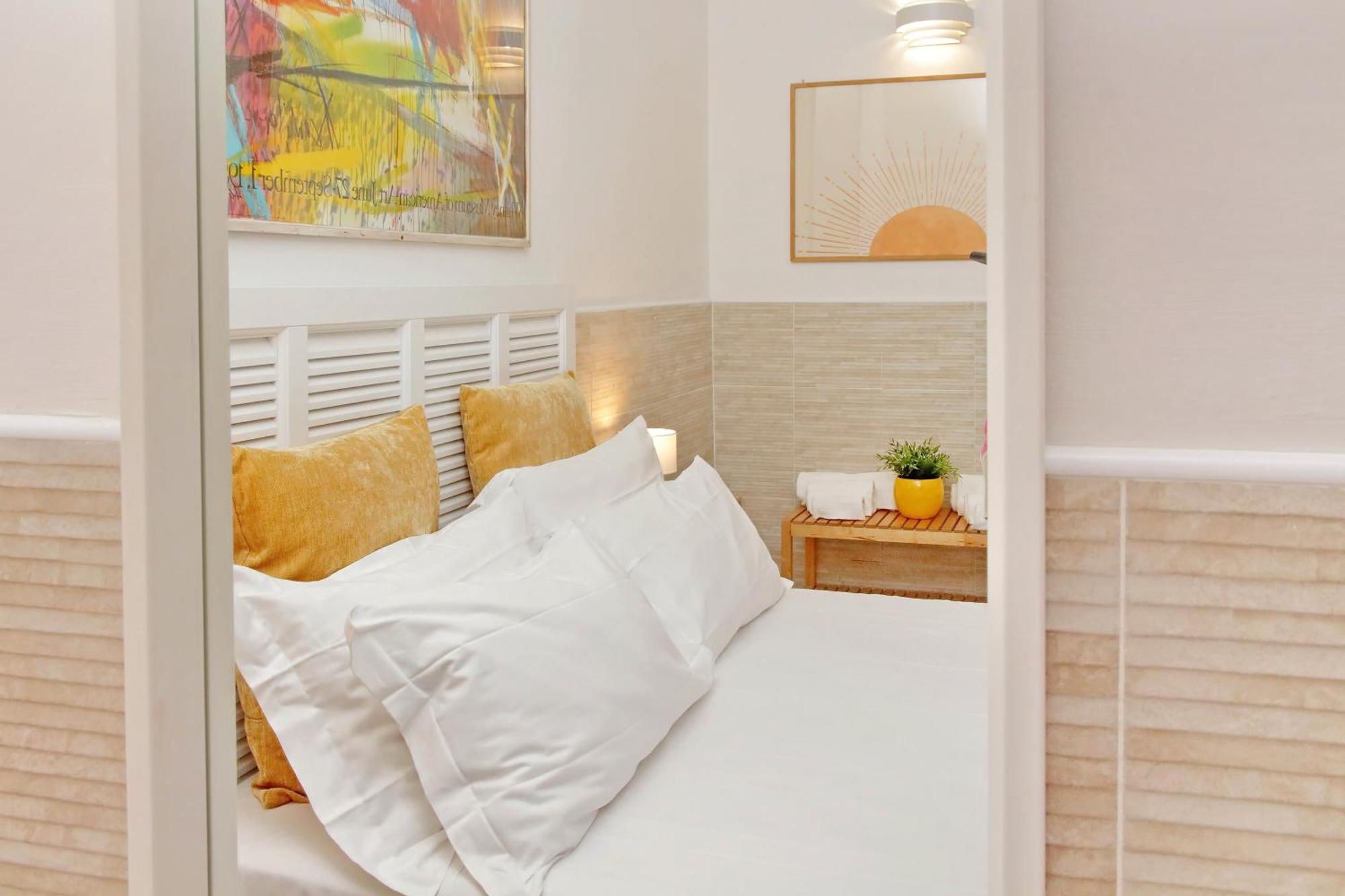 Opera Inn Suites - Rooms And Apartments Рим Екстериор снимка
