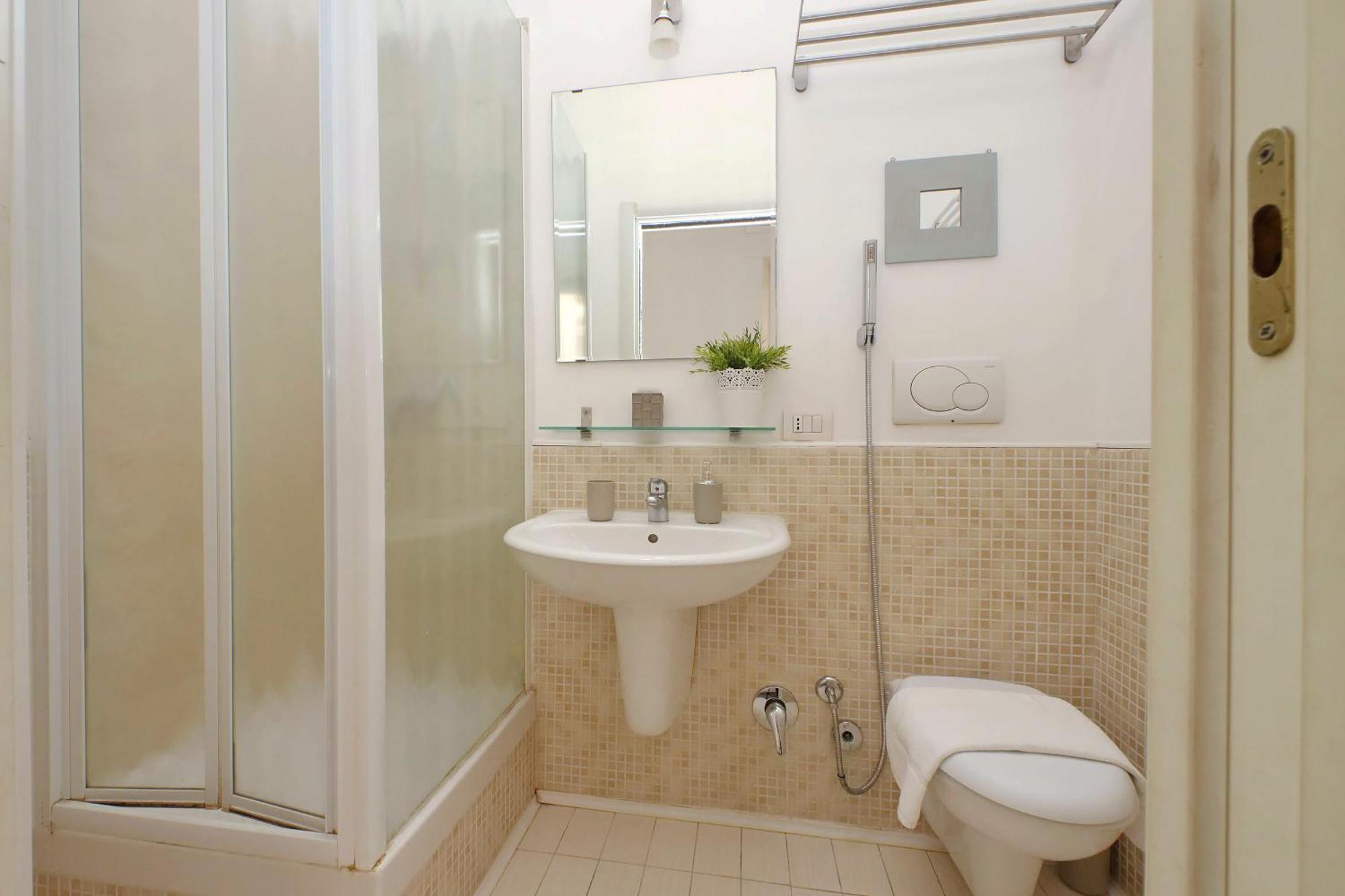 Opera Inn Suites - Rooms And Apartments Рим Екстериор снимка