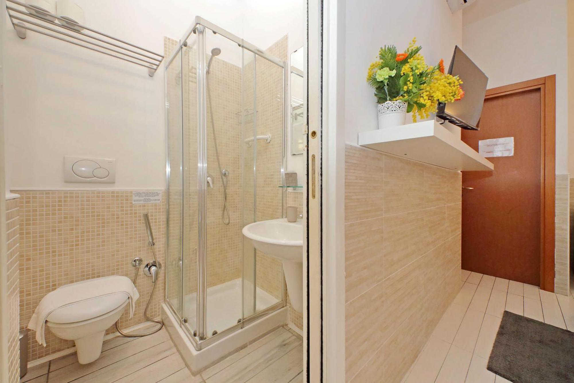 Opera Inn Suites - Rooms And Apartments Рим Екстериор снимка