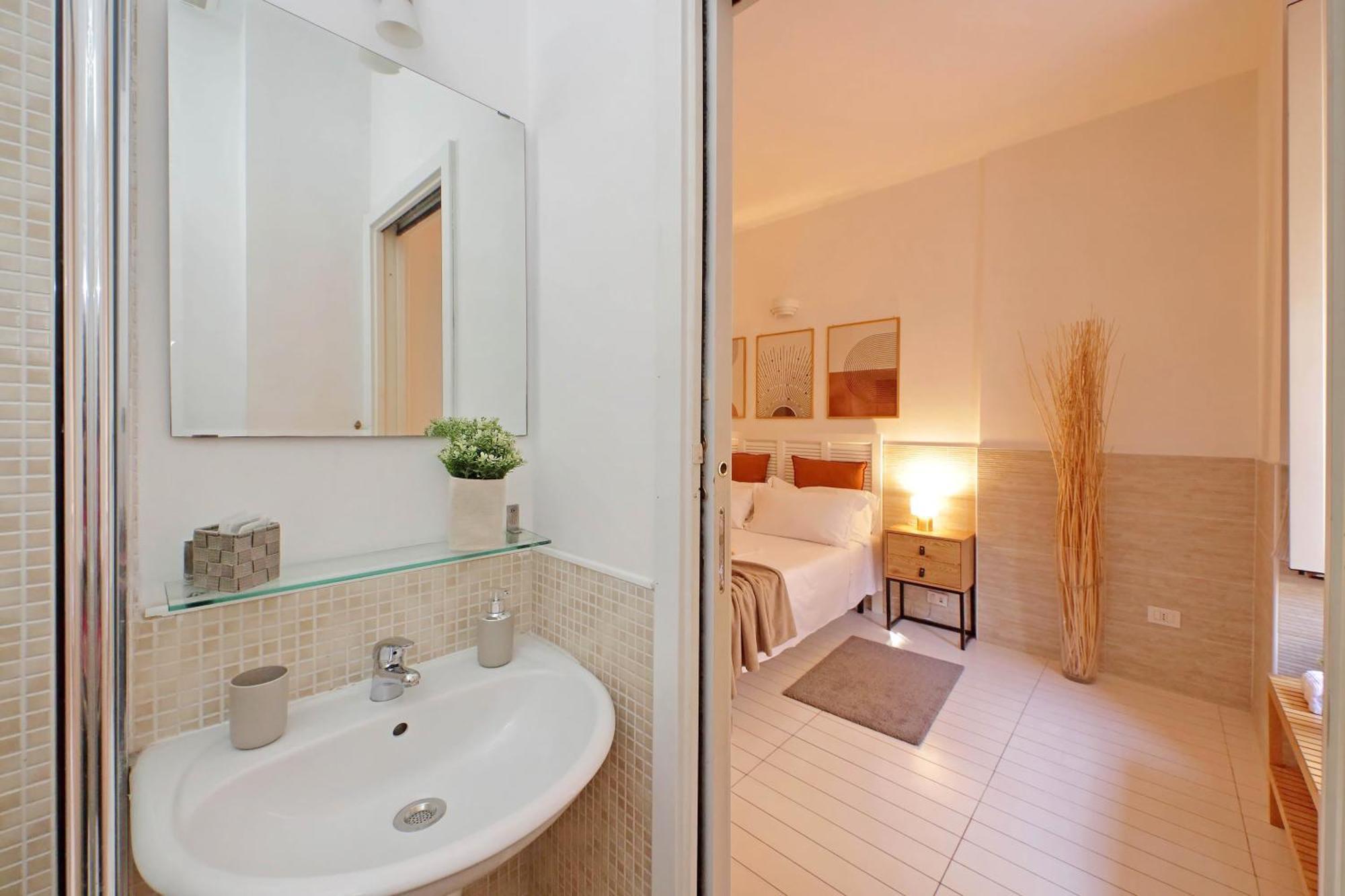 Opera Inn Suites - Rooms And Apartments Рим Екстериор снимка